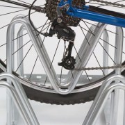 Fahrradständer Modell 8000 - Detailaufnahme mit eingestelltem Fahrrad